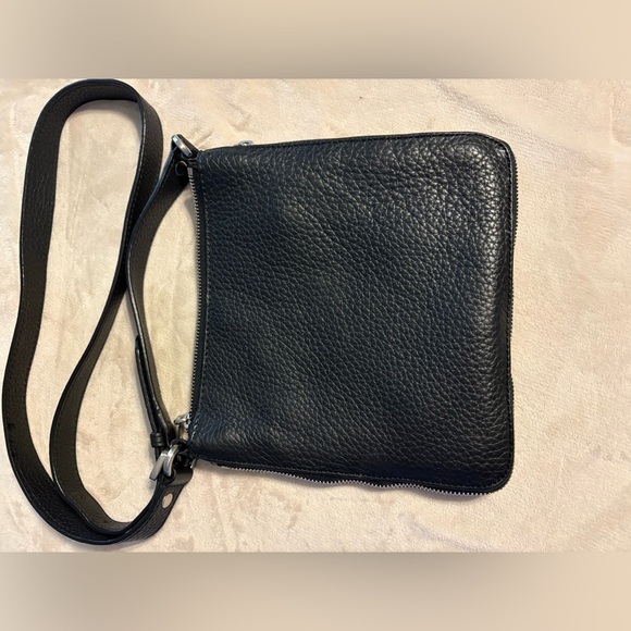 ColeHahn Black Pebbled Leather Crossbody Bag with Dual Zip Front - Picture 5 of 8